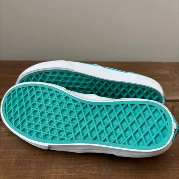 Vans Kids Slip-On Sneakers Phineas and Ferb Teal Size  1.5 - Picture 4 of 5